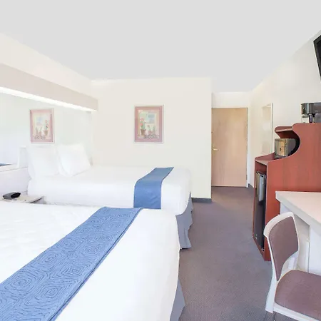 Microtel Inn & Suites By Wyndham Broken Bow-2